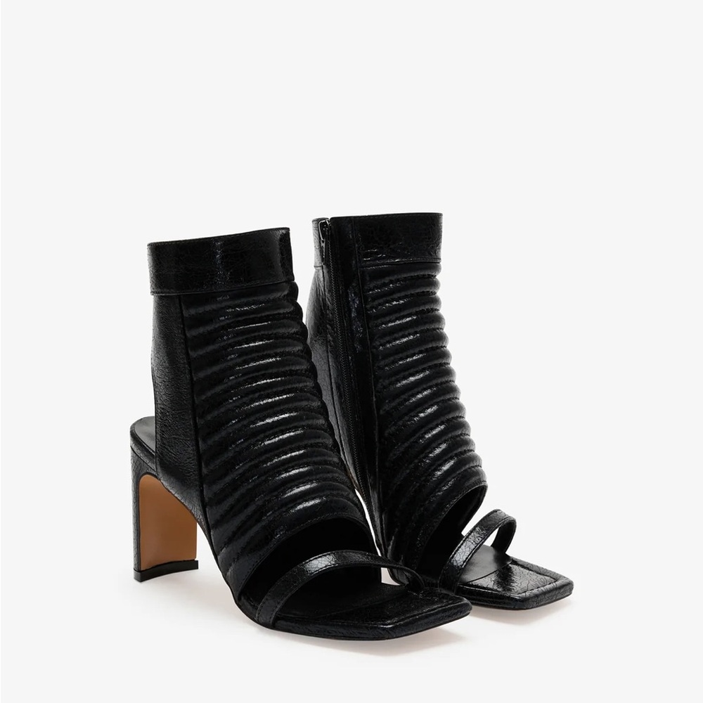 Marcella New York Tulla Heeled Sandals. Size 7 (US) size 38 (EURO) NWOT